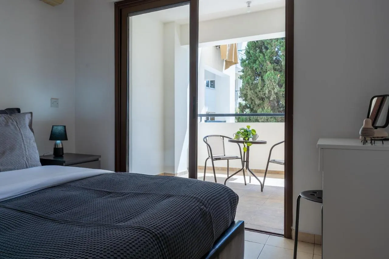 Mia 1-Bedroom Apartment In Larnaca