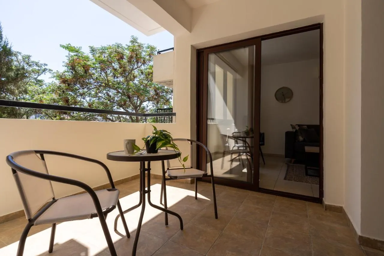 Mia 1-Bedroom Apartment In Larnaca